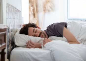 Transform Your Bedroom into a Calm Sleep Environment: Tips for Ultimate Relaxation